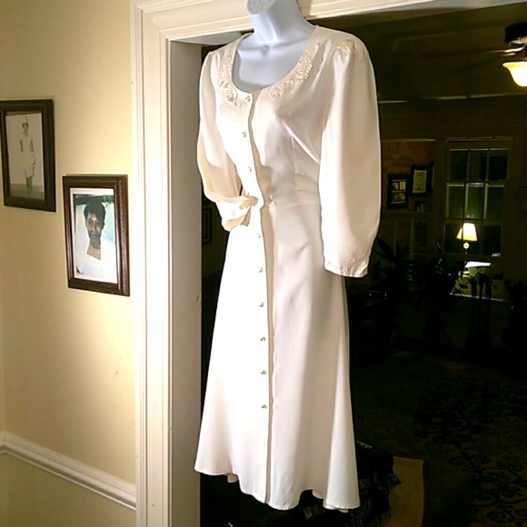 Elizabeth Nicole ladies white dress - Picture 3 of 7
